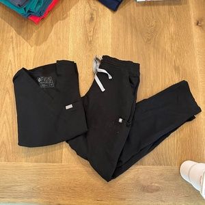 XS Black Figs Scrub Set